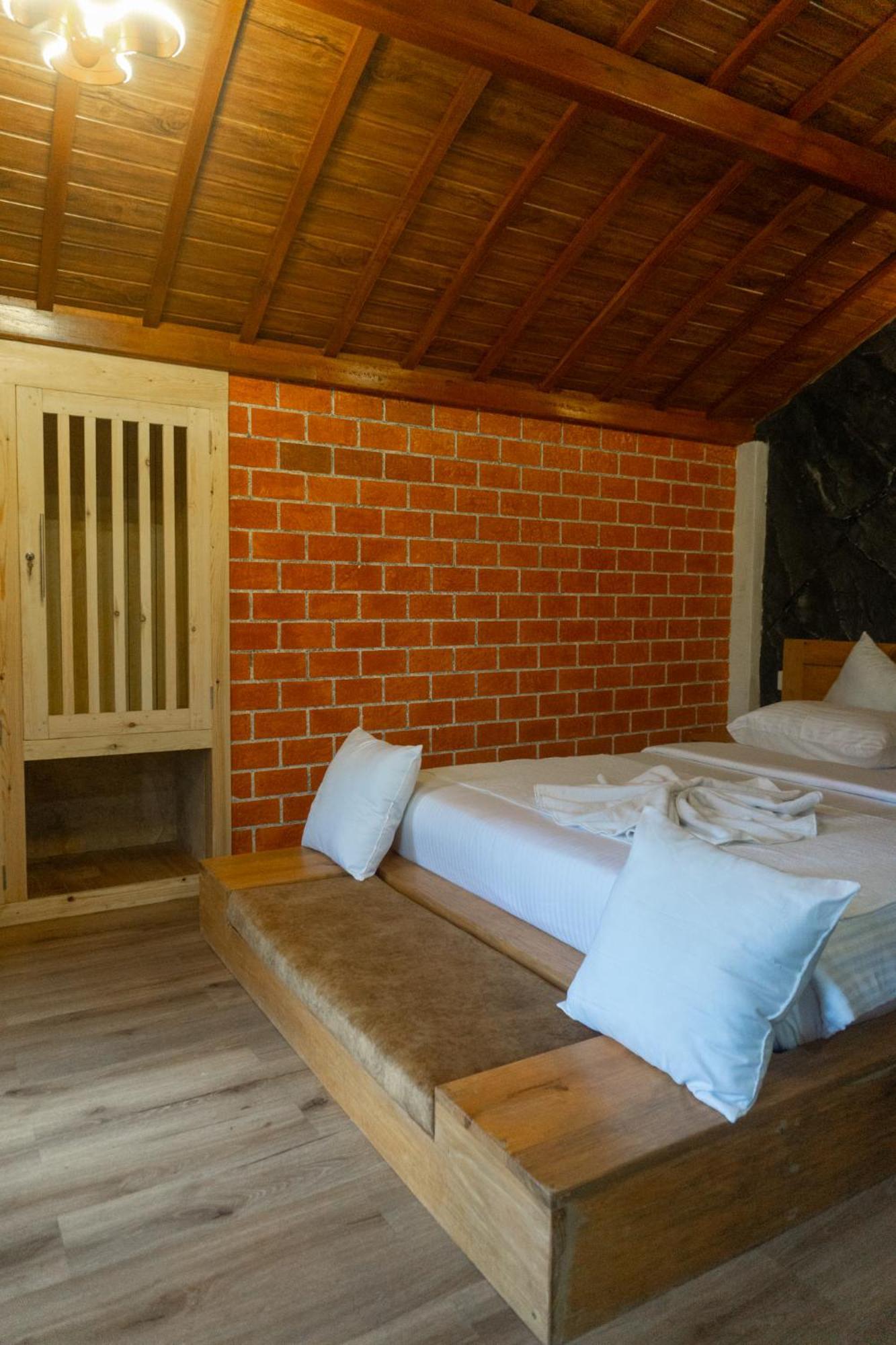 埃拉Hobbit Hole Hideaway住宿加早餐旅馆 外观 照片
