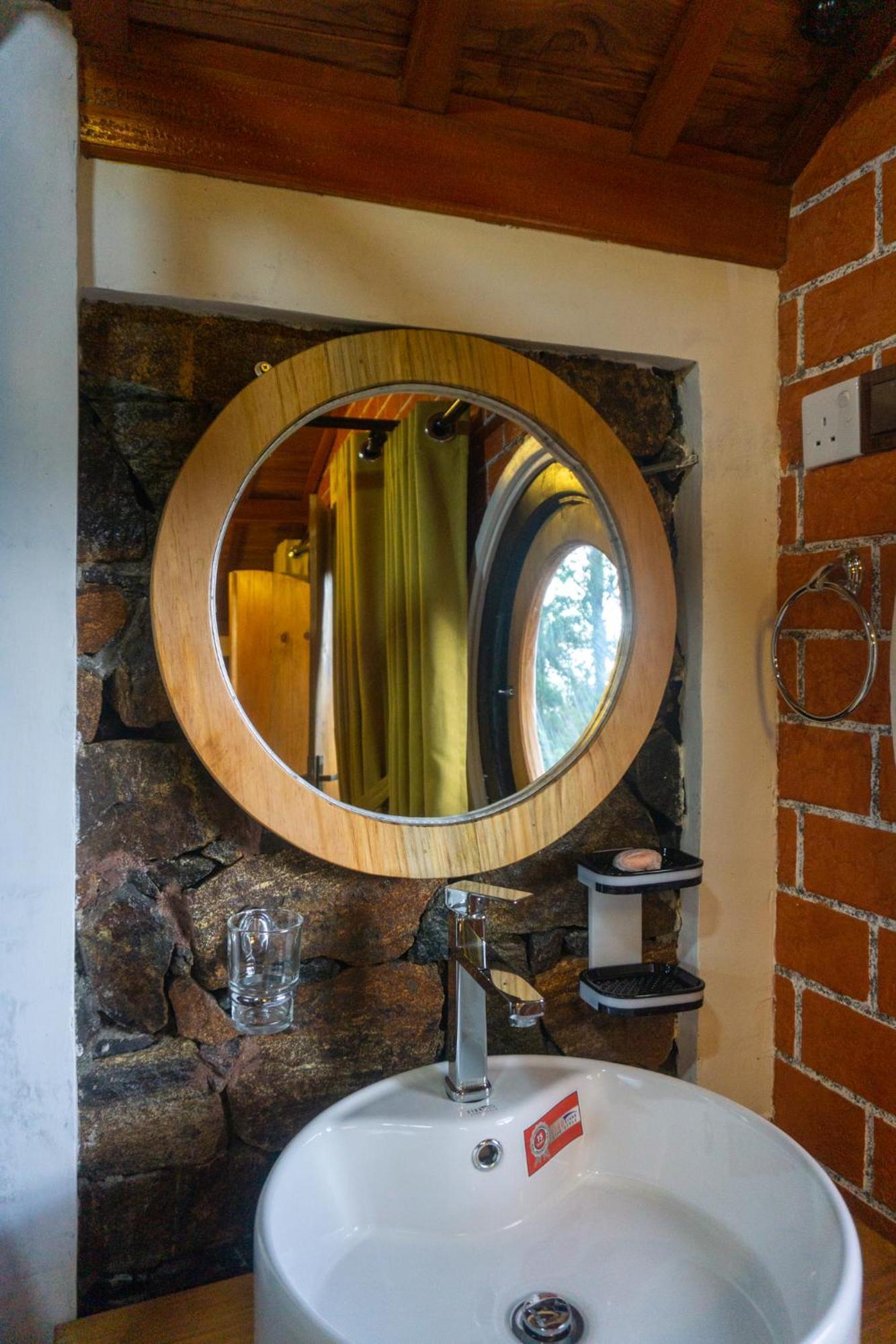 埃拉Hobbit Hole Hideaway住宿加早餐旅馆 外观 照片