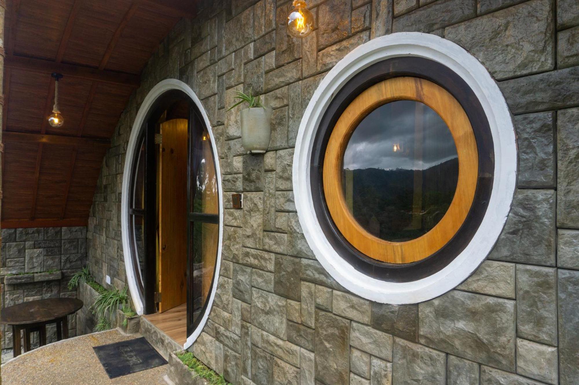 埃拉Hobbit Hole Hideaway住宿加早餐旅馆 外观 照片